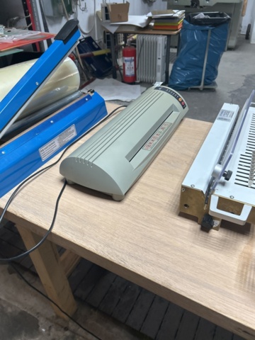 1297501-9 Laminator (hot laminator)
