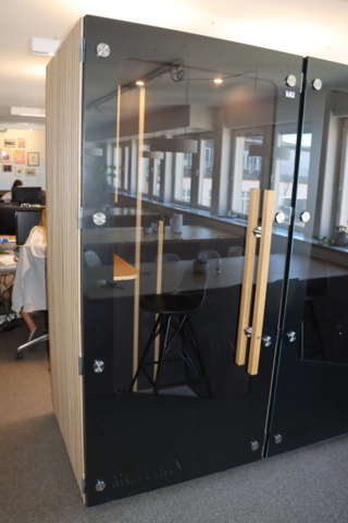 1174494-1 Telephone booth Mutebox One