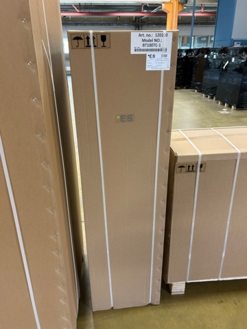 1389430-12 9 kW air/water heat pump with 250L hot water tank. Kit with stainless steel buffer tank.