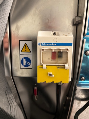 1367476-8 Förpackningsmaskin - Gruppo Fabbri TopLid B-241