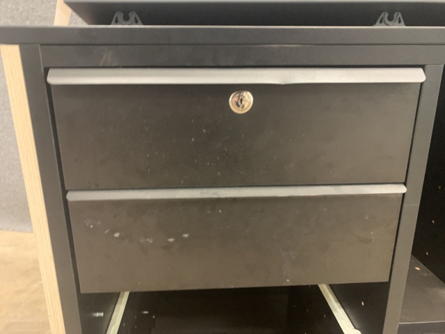 1389492-4 Benchtop cabinet