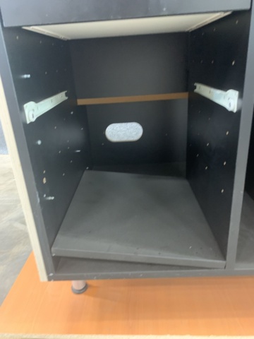 1389492-5 Benchtop cabinet