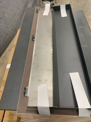 1389492-10 Benchtop cabinet