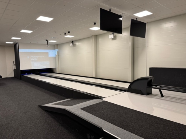 1199514-1 Showroom bowling alleys