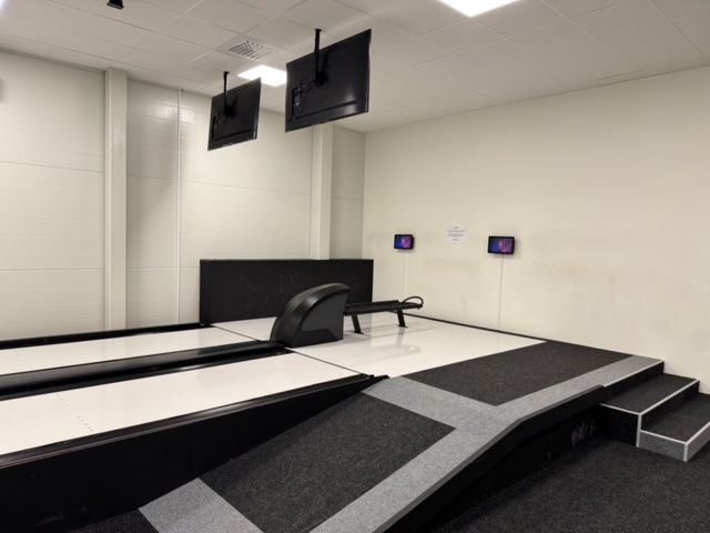 1199514-2 Showroom bowling alleys