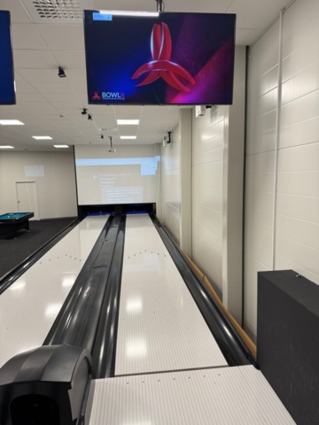 1199514-3 Showroom bowling alleys