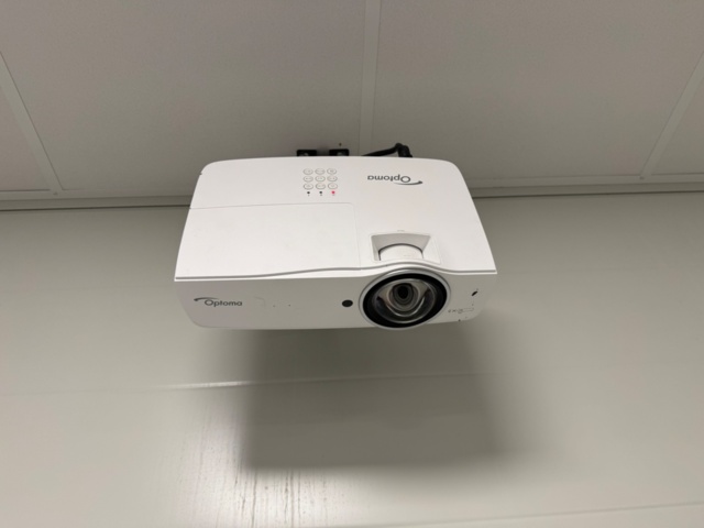 1199514-8 Showroom bowling alleys