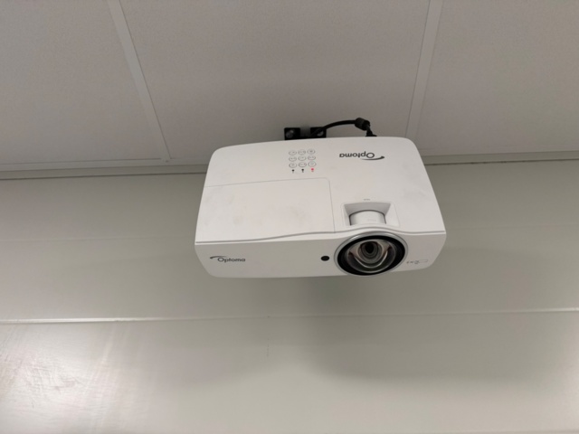 1199514-9 Showroom bowling alleys