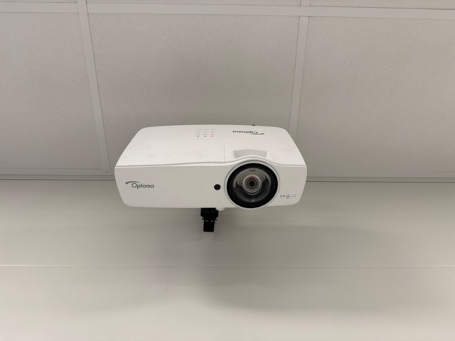 1199514-10 Showroom bowling alleys