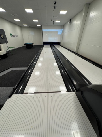 1199514-18 Showroom bowling alleys