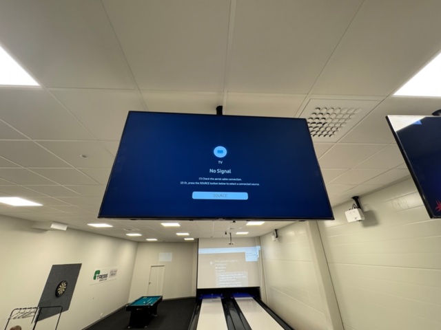 1199514-19 Showroom bowling alleys