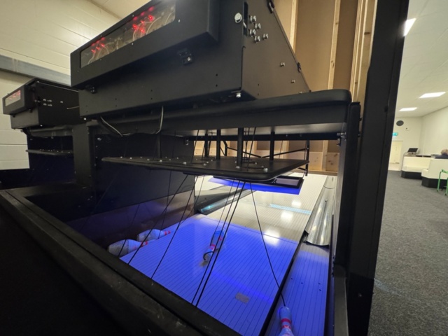 1199514-27 Showroom bowling alleys