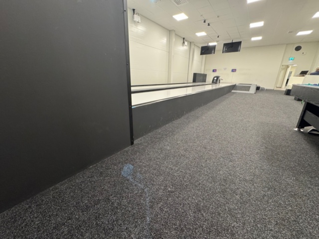 1199514-30 Showroom bowling alleys