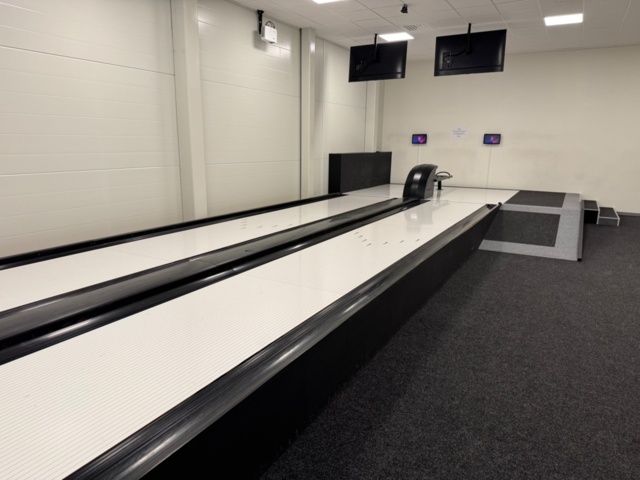 1199514-31 Showroom bowling alleys