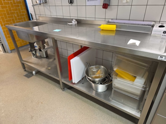 Stainless steel bench with hob - PS Auction - We value the future ...