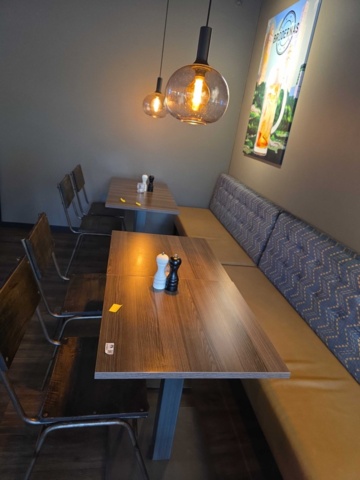 1319929-5 4 st bord, 2 st soffor, 4 st stolar, 2 st lampor