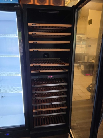 1319892-3 Wine cooler Tefcold TFW365-2 Frameless