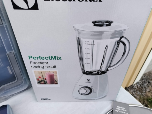 1331732-12 Mixer, frying pan, electric whisk, cutting board and more