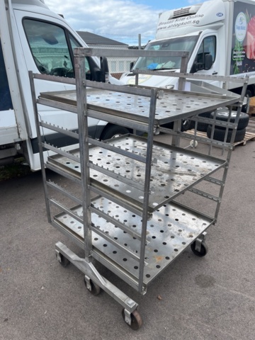 1390300-3 Rullvagn till rökugn