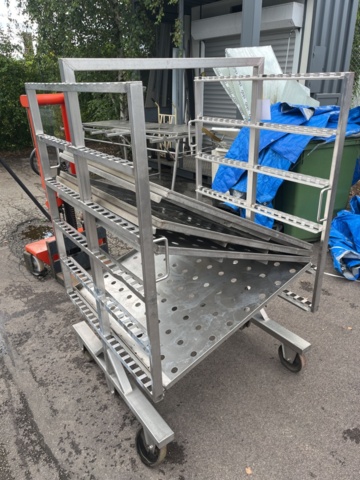 1390301-2 Rullvagn till rökugn