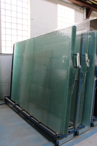 1356745-7 Skjutbart ställverk för glas med 17 ställ