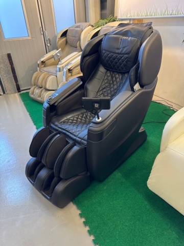 1390587-3 Massagestol 4D Premium - – helkroppsmassage med värmefunktion