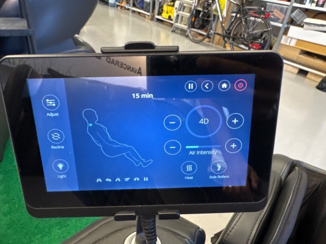 1390587-7 Massagestol 4D Premium - – helkroppsmassage med värmefunktion