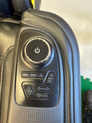 1390587-8 Massagestol 4D Premium - – helkroppsmassage med värmefunktion