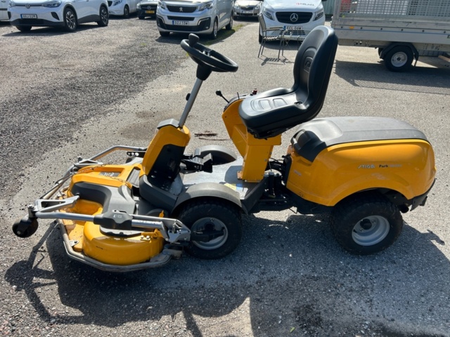 1367505-2 Riding lawn mower - Stiga (Repair item)