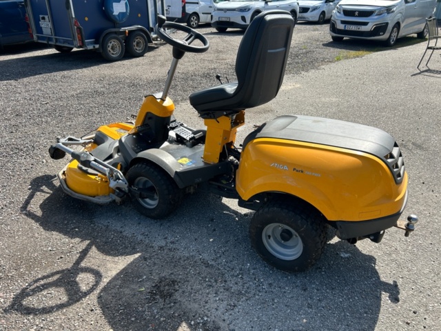 1367505-3 Riding lawn mower - Stiga (Repair item)