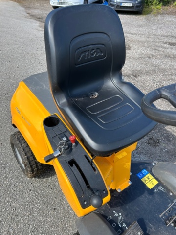 1367505-8 Riding lawn mower - Stiga (Repair item)