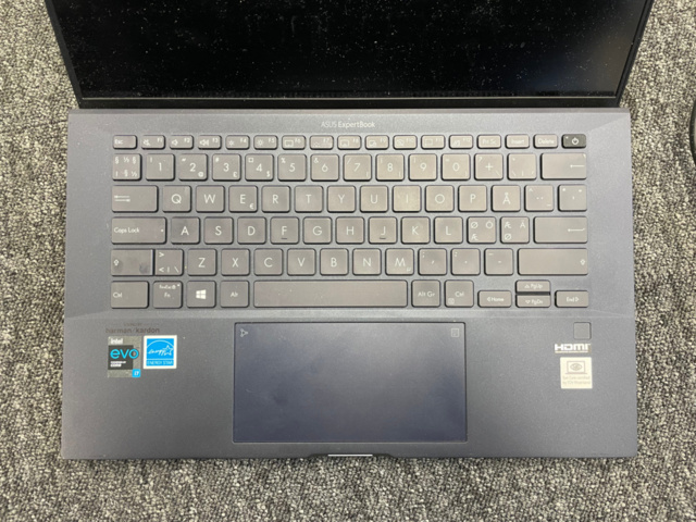 1368383-4 Laptop ASUS Expertbook (excl. hard drive)