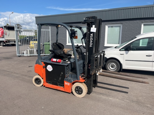 1390452-2 Forklift - Toyota 8FBMT16