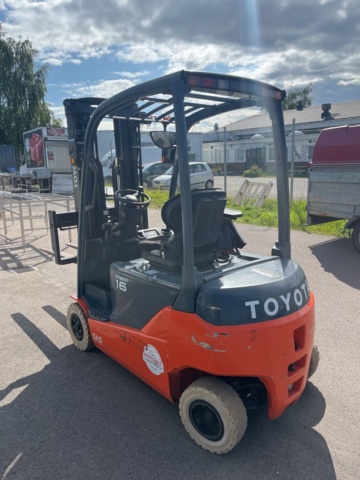 1390452-6 Forklift - Toyota 8FBMT16