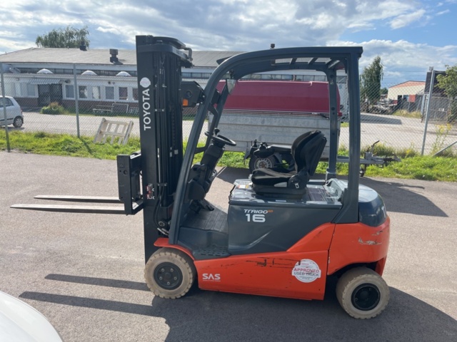 1390452-7 Forklift - Toyota 8FBMT16