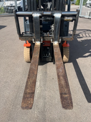 1390452-8 Forklift - Toyota 8FBMT16