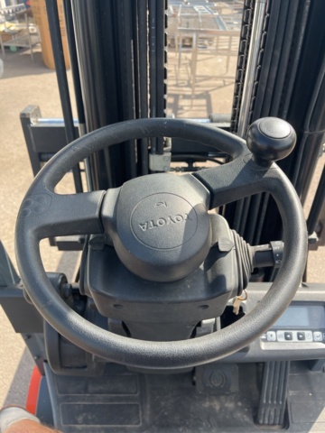 1390452-10 Forklift - Toyota 8FBMT16