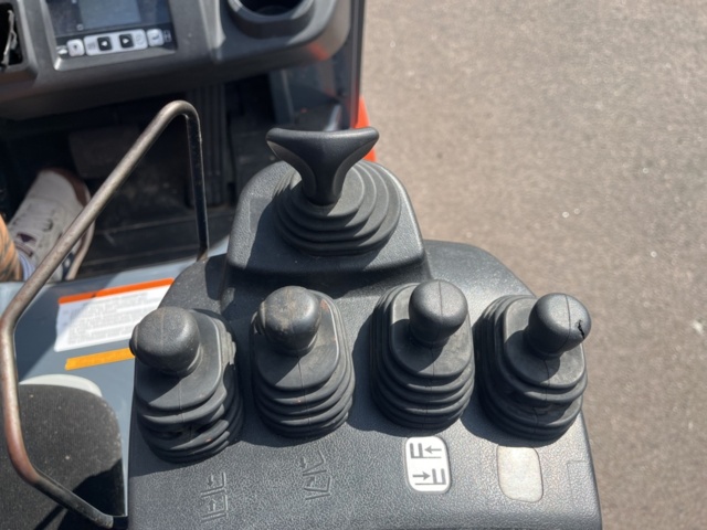 1390452-12 Forklift - Toyota 8FBMT16