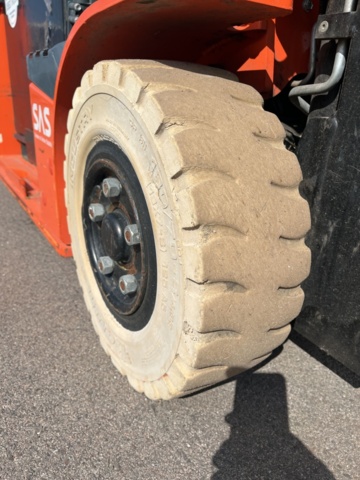 1390452-16 Forklift - Toyota 8FBMT16