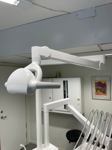 1390179-8 Tandläkarklinik: Intego pro tandläkarstol, röntgen, lampa, autoklav