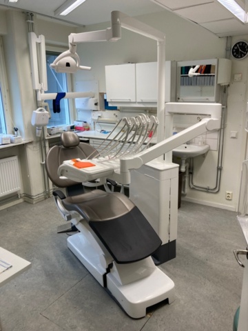 1390179-1 Tandläkarklinik: Intego pro tandläkarstol, röntgen, lampa, autoklav