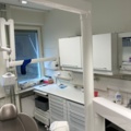 1390179-7 Tandläkarklinik: Intego pro tandläkarstol, röntgen, lampa, autoklav