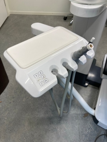 1390179-30 Tandläkarklinik: Intego pro tandläkarstol, röntgen, lampa, autoklav