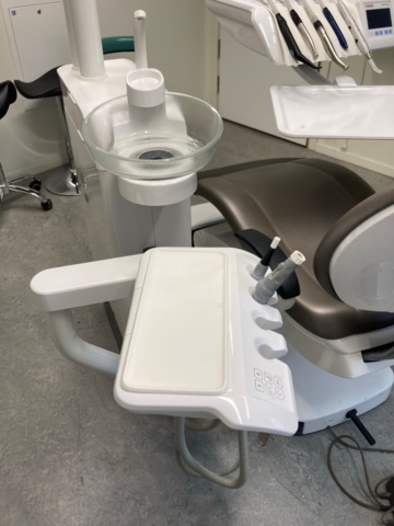 1390179-31 Tandläkarklinik: Intego pro tandläkarstol, röntgen, lampa, autoklav