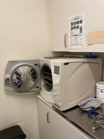 1390179-46 Tandläkarklinik: Intego pro tandläkarstol, röntgen, lampa, autoklav