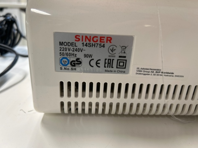 1367531-4 Sewing machine - Singer 14SH754