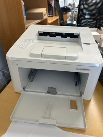 1367534-5 Skärmar, datorer, skrivare, mm.