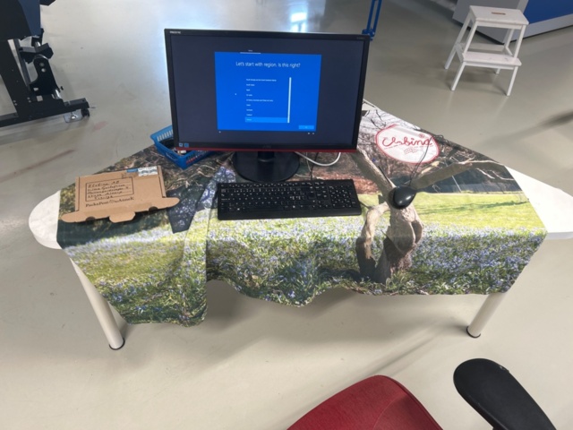 1367534-13 Skärmar, datorer, skrivare, mm.