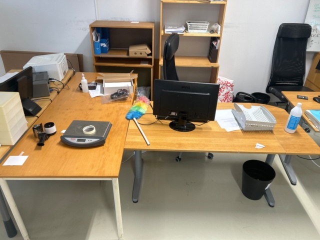 1367534-19 Skärmar, datorer, skrivare, mm.