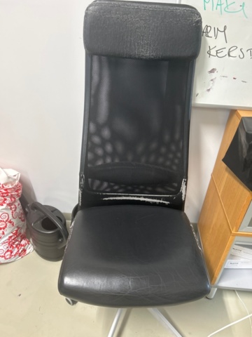 1367534-21 Skärmar, datorer, skrivare, mm.